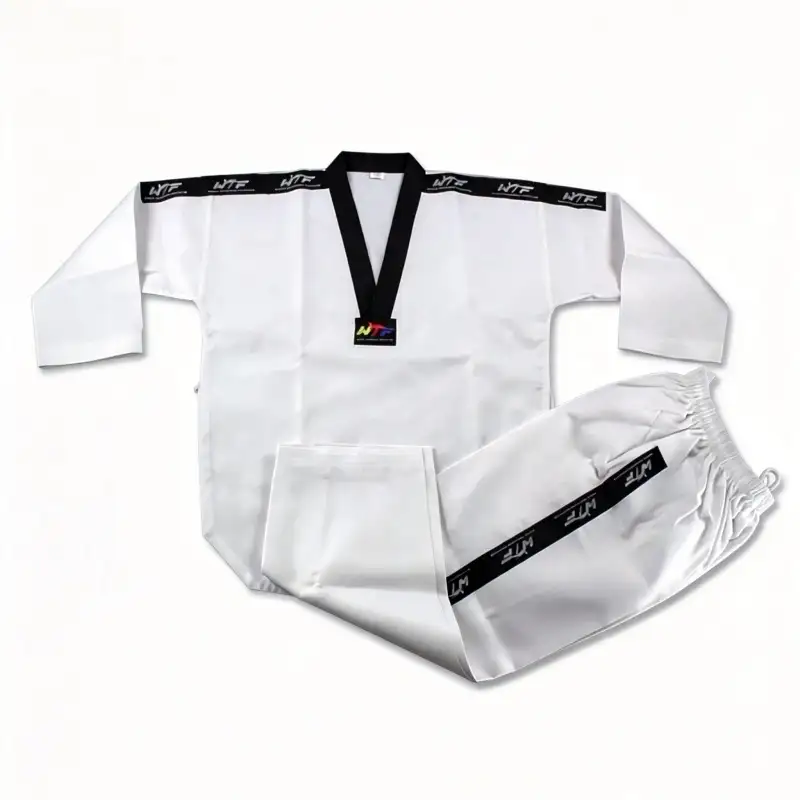 Taekwondo uniform med striber